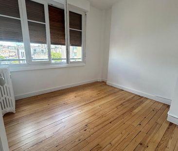 Location Appartement 3 pièces 92m² ST ETIENNE 42100 - Photo 4