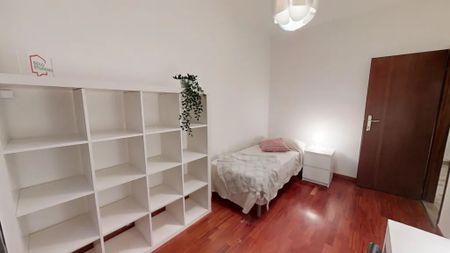 Via Fulvio Testi, Padova, Veneto 35125 - Photo 2