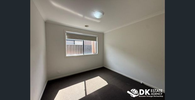 Modern 4 Bedroom Family Home - Photo 1