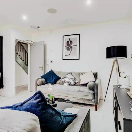 6 Beds 6 Baths - Photo 1