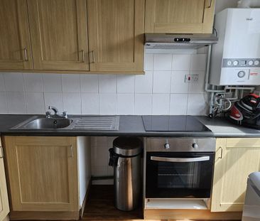 1 Bed Flat, Lower Addiscombe Road, CR0 - Photo 4