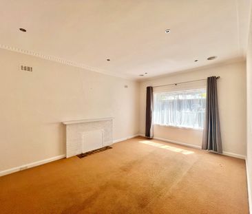 Right in the Hussle & Bustle of Geelong West - Photo 1