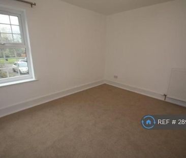 3 bedroom flat to rent - Photo 3