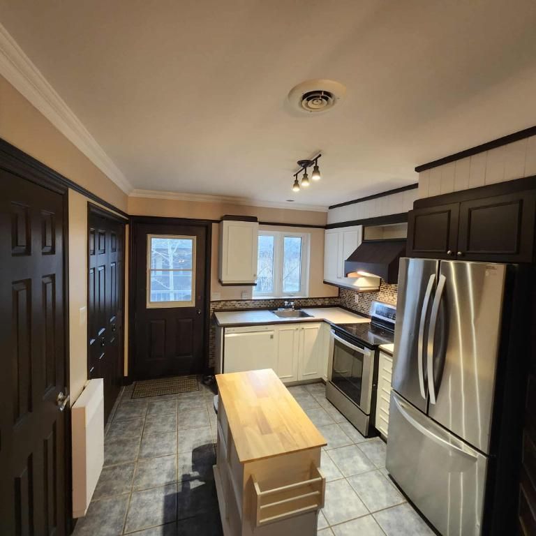 Maison de ville à louer - 3 étages - Arrondissement Jacques-Cartier - Photo 1