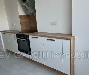 Location Appartement 5 pièces 100m² TOULON 83000 - Photo 6