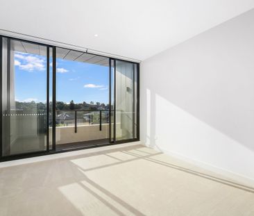 Tri-Level Townhouse I Near New Condition I Double Parking Space - Photo 4