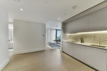 1 bedroom apartment to rent in the highly sought-after One Bishopsgate Plaza, EC3A. - Photo 5