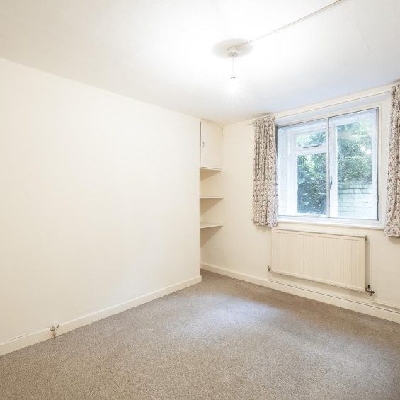 1 Bed Flat - Photo 1