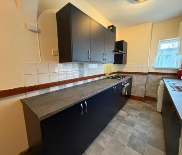 2 Bedroom Mid Terraced House For Rent - Photo 6