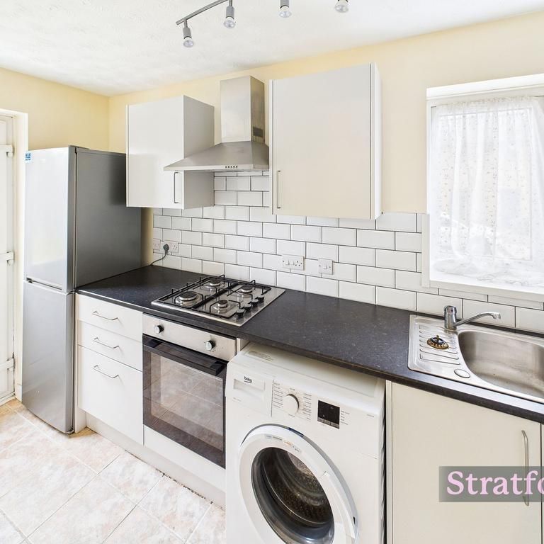 3 bedroom semi-detached house to rent - Photo 1