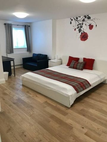 Best HMO in Greenford Room 5 - Photo 4