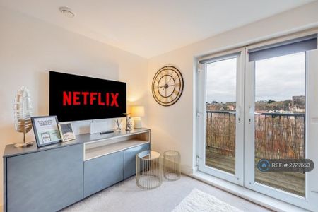 2 bedroom flat to rent - Photo 2