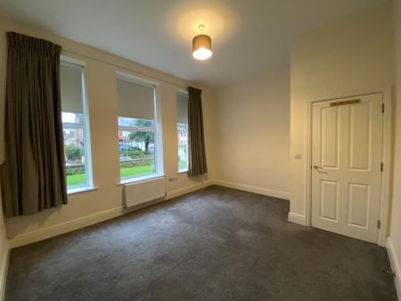 2 bedroom flat to rent - Photo 2