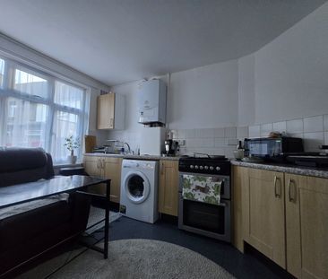 2 Bed Terraced House, Holborn Road, E13 - Photo 6