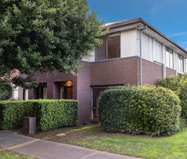 35 Southampton Drive, Mulgrave VIC 3170 - House For Rent | Domain - Photo 1