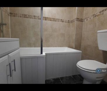 4 bedroom terraced house to rent - Photo 6