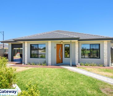 96 Macquarie Boulevard, HAMMOND PARK WA 6164 - Photo 1