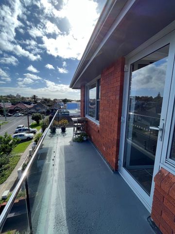 Bronte - Photo 4