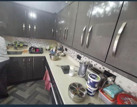 1 bedroom in a house share to rent - Photo 2