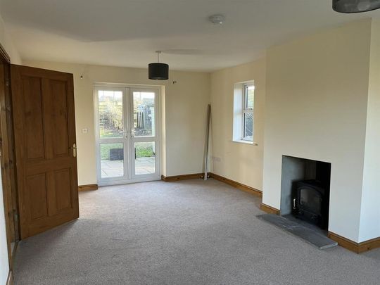 4 bedroom detached house to rent - Photo 1