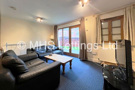 3 Bedroom Apartment for rent in Station Approach - Photo 3