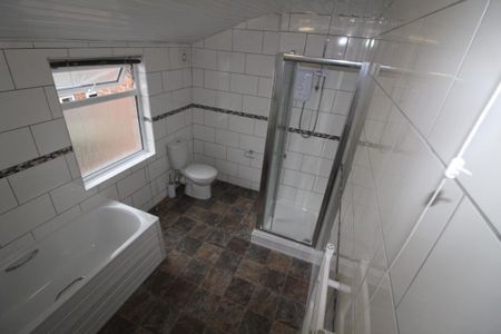 4 bedroom terraced house to rent - Photo 2