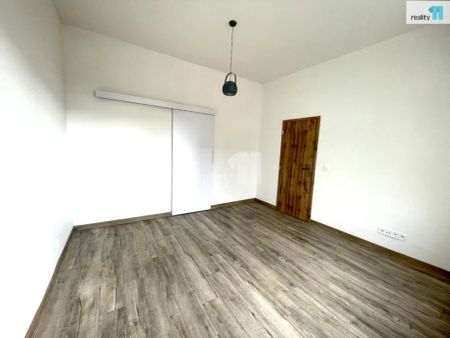Pronájem bytu 3+kk 75 m2 - Fotografie 4