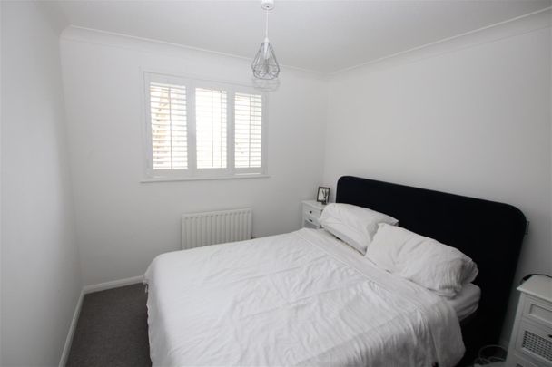 2 bedroom Flat to let - Photo 1