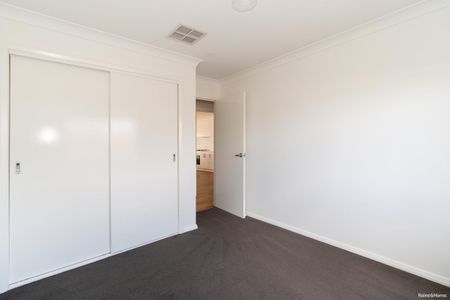 LOW MAINTENANCE LIVING IN A SOUGHT AFTER LOCATION - Photo 4