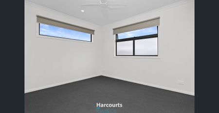 Modern Family Home - Photo 4