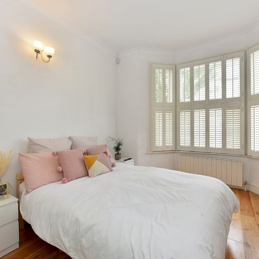 Kimbell Gardens, Parsons Green, London, SW6 - Photo 1