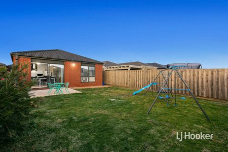 35 Toolern Waters Drive, Weir Views VIC, Belconnen - Photo 4