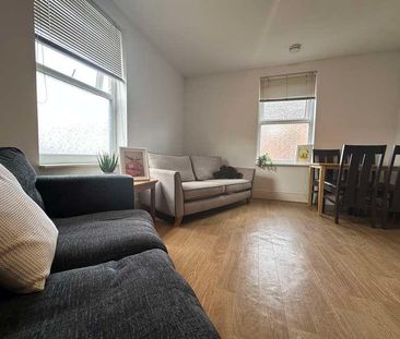 West End // Bed & Bath // Aug, LN1 - Photo 3