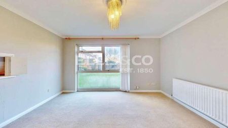 Nigel Close, Northolt, UB5 - Photo 2