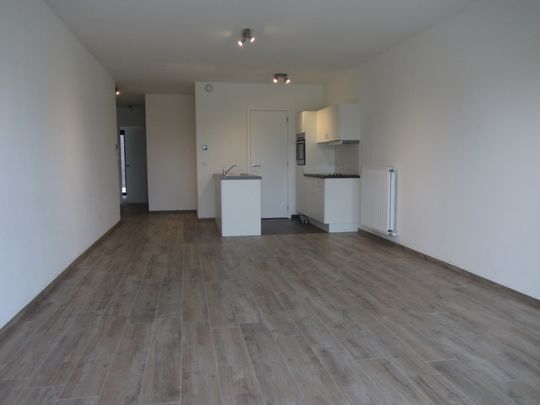 Uitstekend gelegen 2-slpk appartement met terras, autostaanplaats en kelderberging - Photo 1