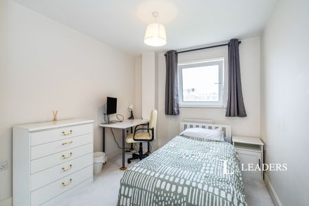 2 bedroom property to rent Arethusa House, Gunwharf Quays, PO1 - Photo 2