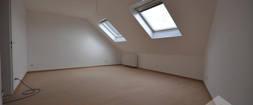 Gepflegte Dachgeschosswohnung in ruhiger Lage Neu-Isenburgs - Foto 1