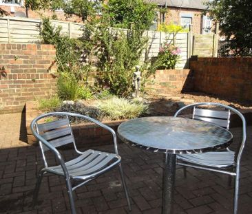 1 bedroom in a house share to rent - Photo 6