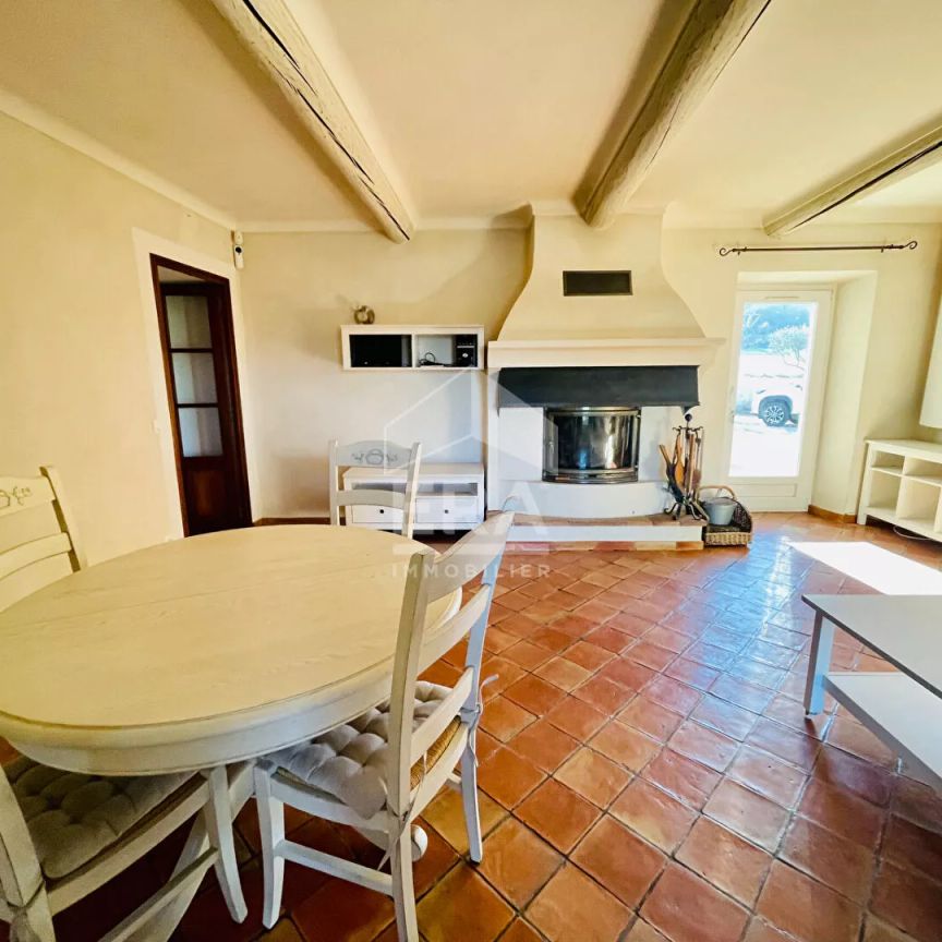 Villa meublée avec piscine et espaces extérieurs secteur campagne - Photo 1