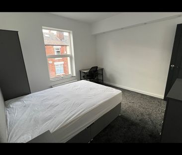 1 Bed Terraced House, Sheffield, S2 - Photo 2