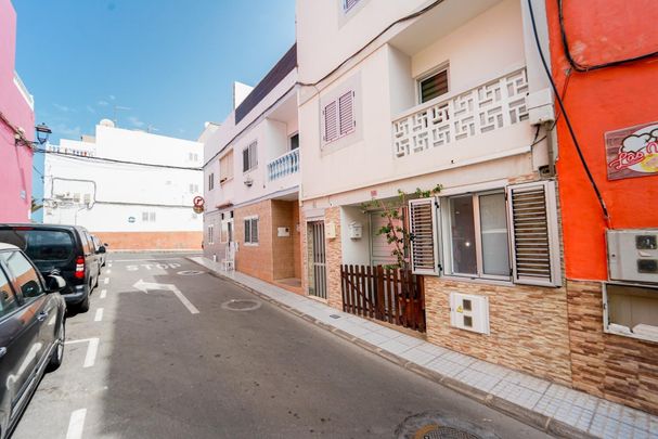 Apartment to rent in Arguineguín Casco, Gran Canaria - Photo 1