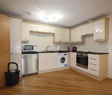 2 bedroom flat to rent - Photo 6