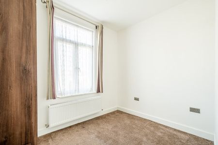 4 Bed Semi-Detached House, Little Ilford Lane, E12 - Photo 3