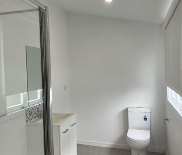 Three x 1‑Bedroom Units, Low‑Maintenance & Convenient Location - Photo 4