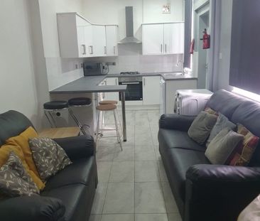 Room in a Shared House, Standish Road, M14 - Photo 3