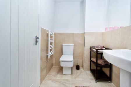 2 bedroom apartment to rent - Photo 2