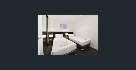 Move-In Ready Furnished Apartment | Prime CBD Location | Gym, Pool & City Views - Photo 5