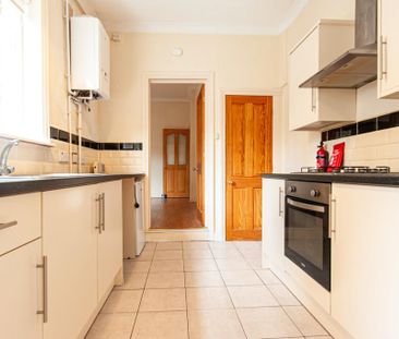 3 bedroom terraced house to rent - Photo 4