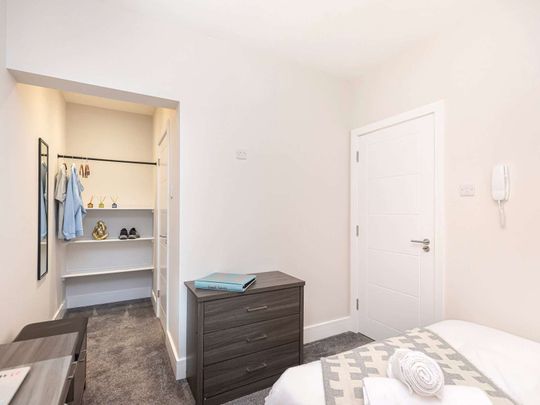 Beautiful En-Suite Rooms - Zero Deposit Option - Photo 1