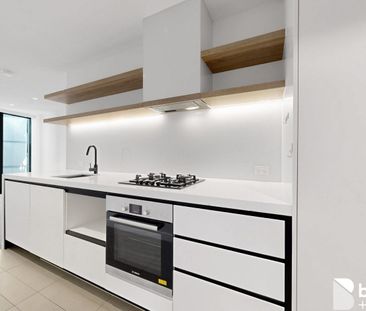 Stunning Penthouse Level Apartment - Photo 5